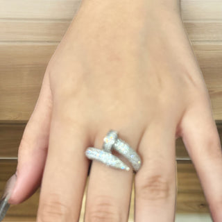 Fem nail ring