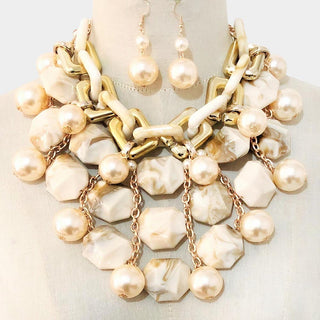 Dreamy creamy statement necklace