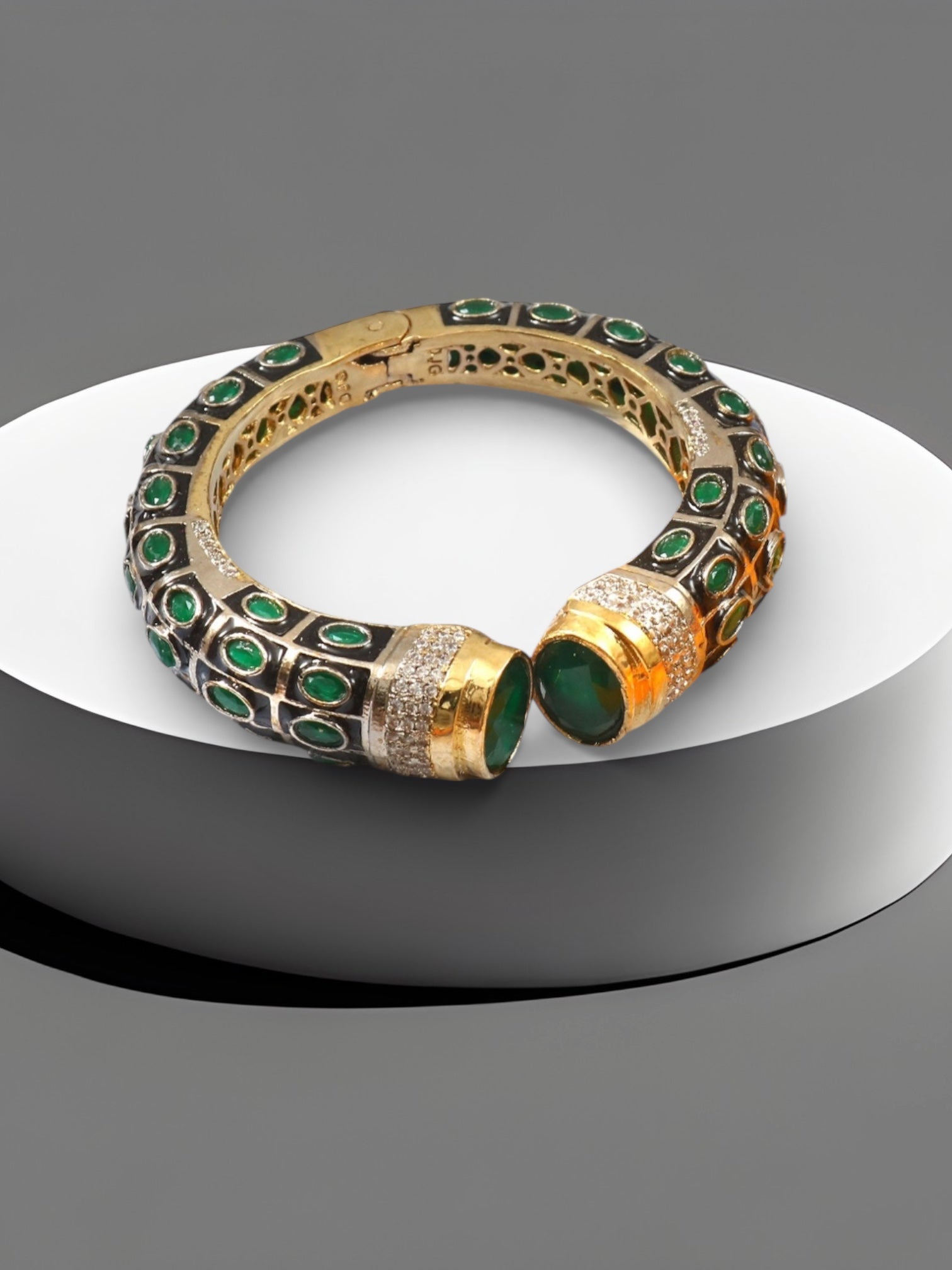 Main attraction clamp stacker