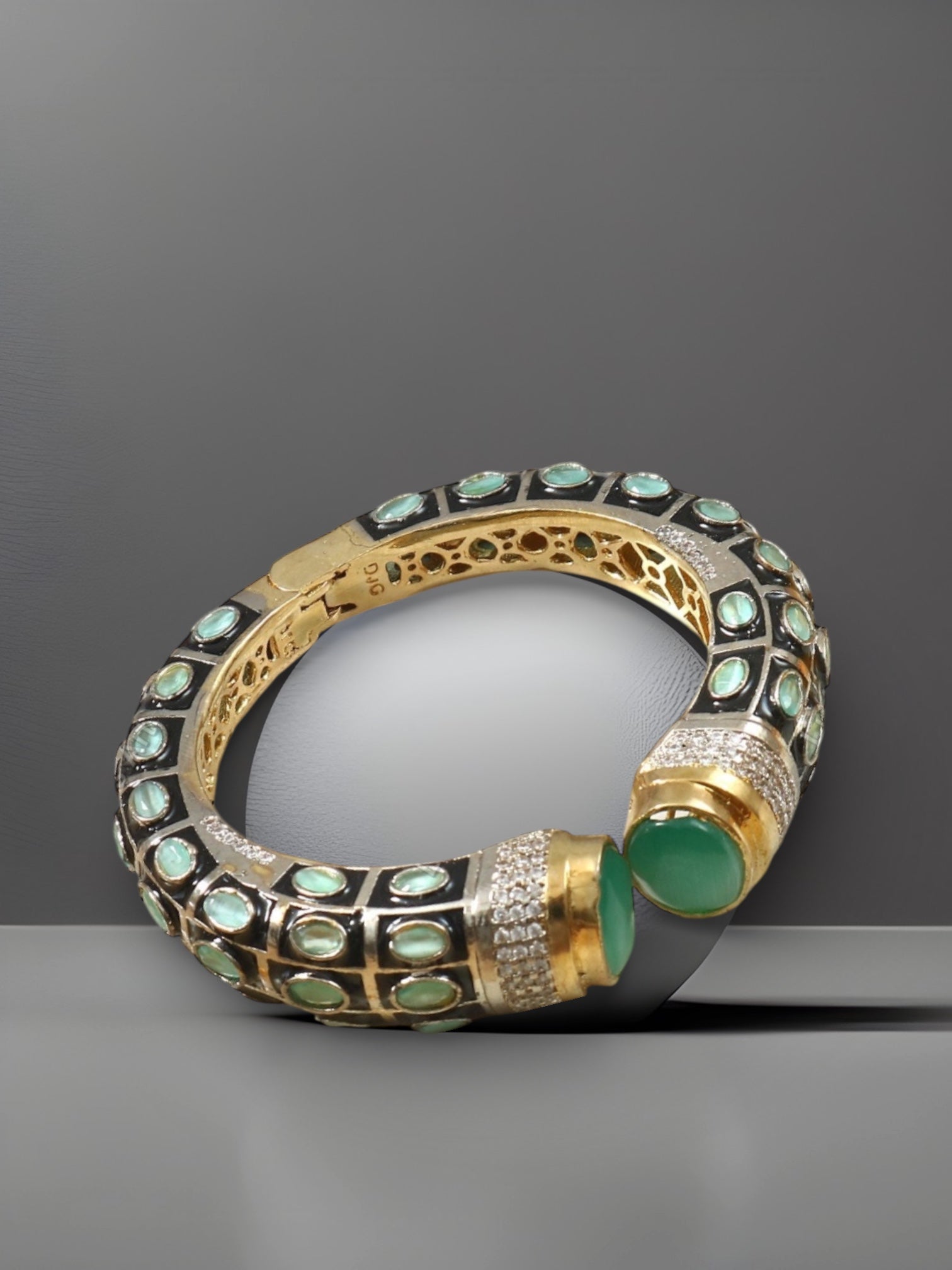 Main attraction clamp stacker