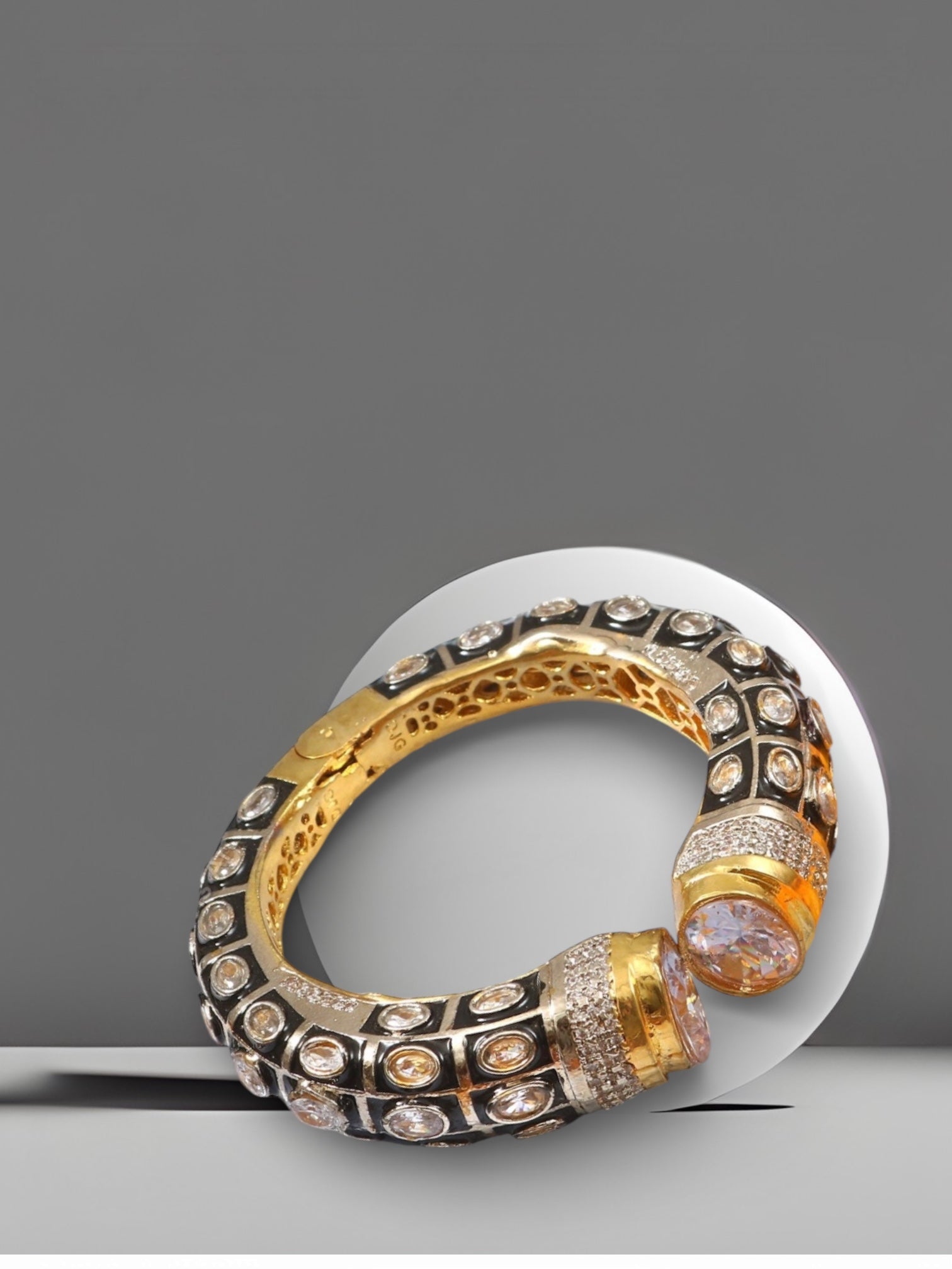 Main attraction clamp stacker