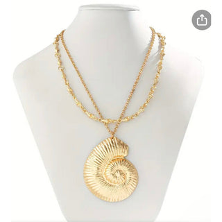 Golden Conch Pendant Necklace