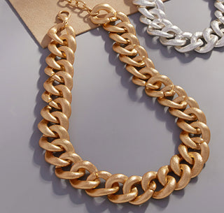 The worn look chain necklace