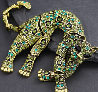 Rhinestone leopard brooch