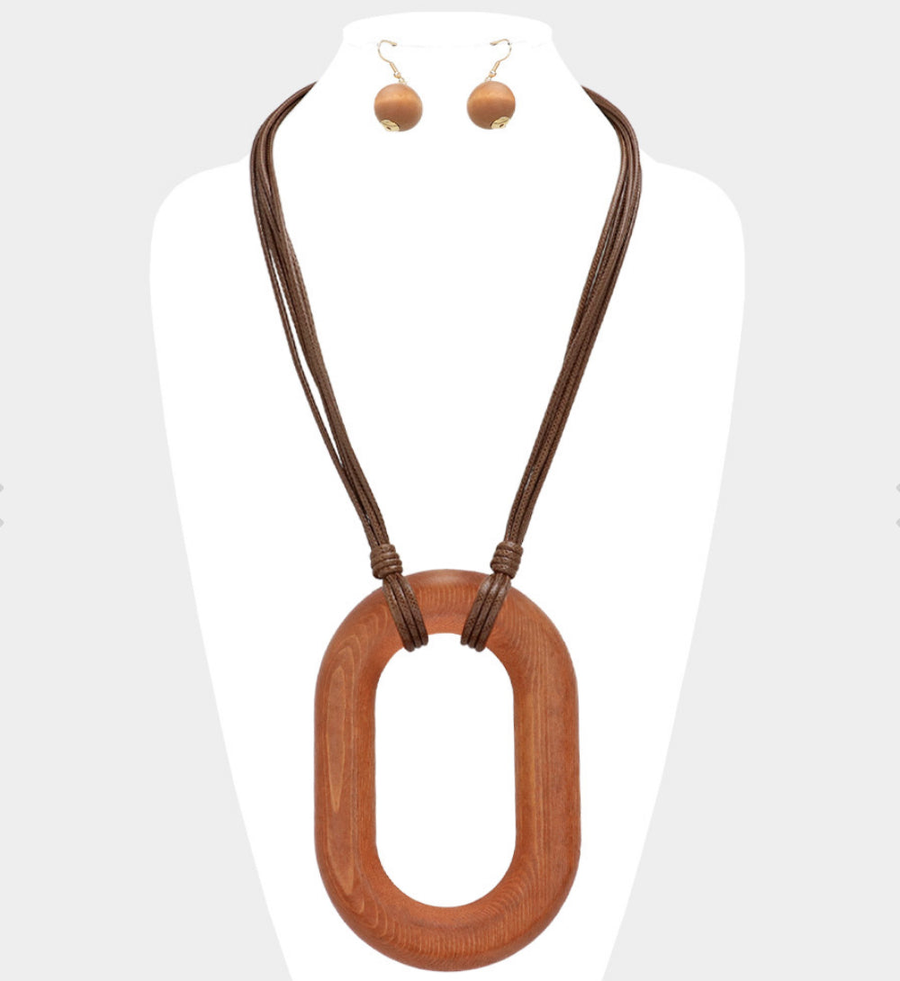 wood woman necklace
